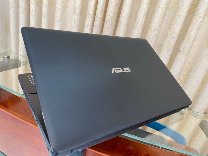 ASUS-X550LD-(3)