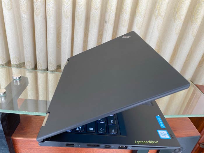 Thinkpad-Yoga-260-(4)
