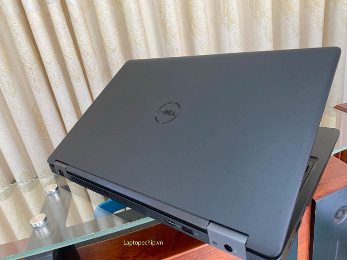 Dell-Latitude-E5580-(9)