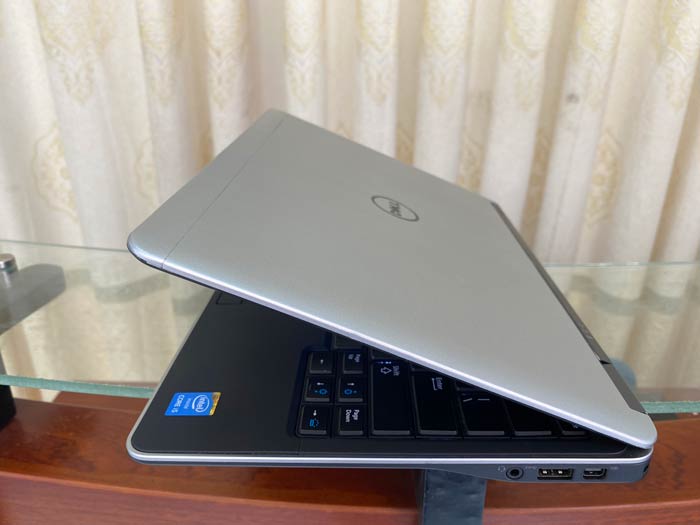 Dell-Latitude-E7240-(2)