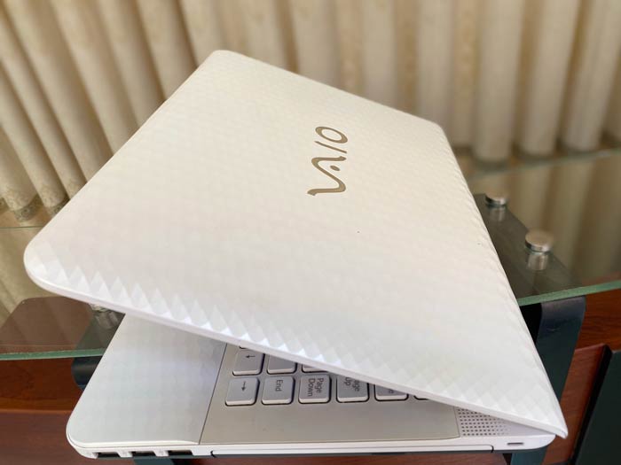 Sony-Vaio-VPCEG33FX-(4)