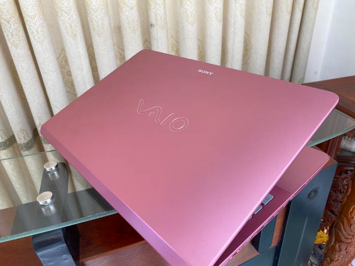 Sony-vaio-SVF-15A-(1)