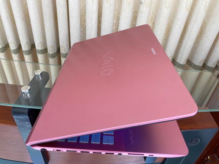 Sony-vaio-SVF-15A-(8)