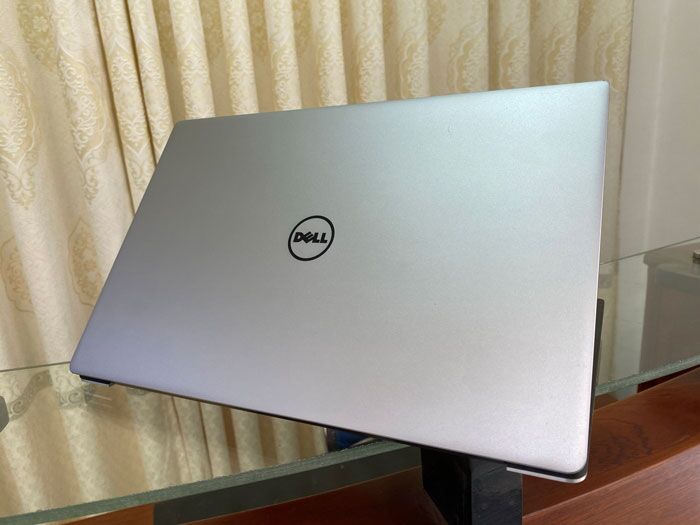 Dell-xps-9350-(2)