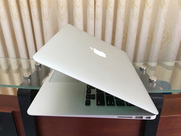 MacBook Air A1466 Core i5/Ram 4GB/ SSD 128GB/LCD 13 Inch/MacBook
