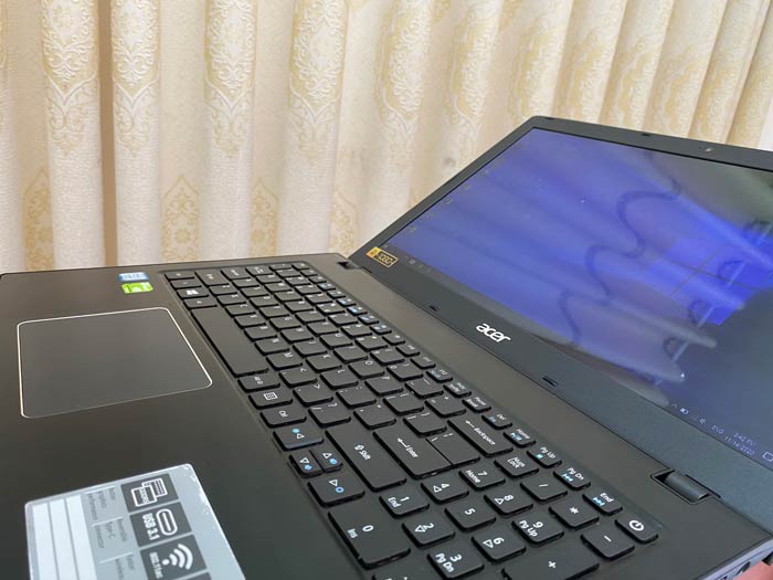 Acer-Aspire-E5-575G-(6)