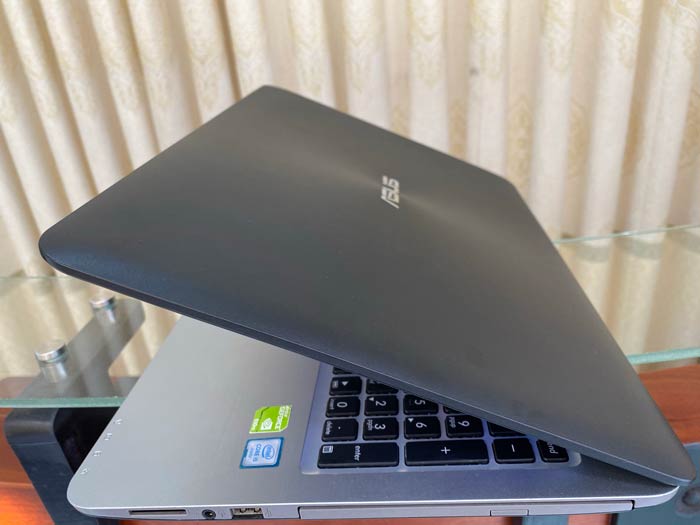 Asus-X556UR-(3)