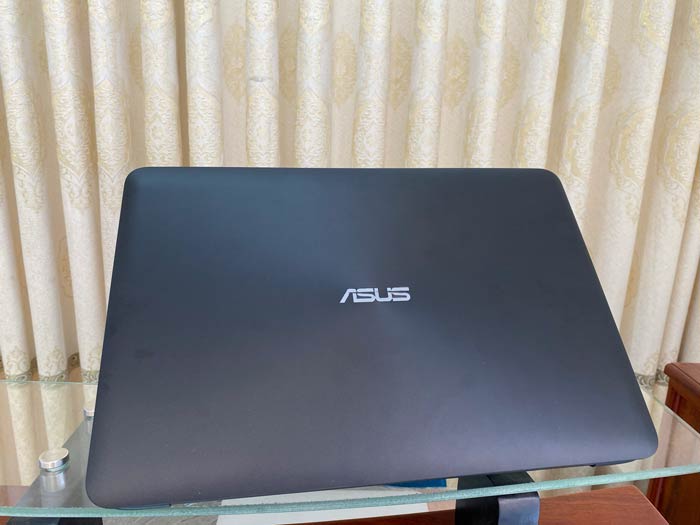 Asus-X556UR-(5)
