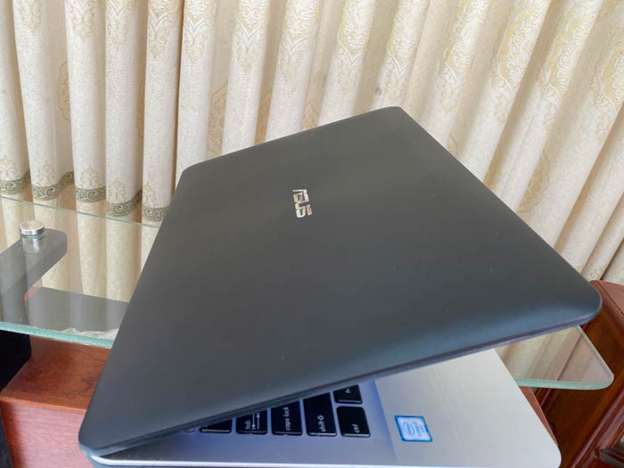 Asus-X555UA-(4)