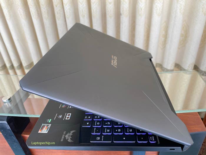 Asus-Gaming-FX505-(3)