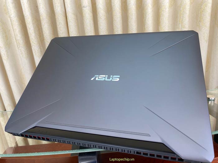 Asus-Gaming-FX505-(4)