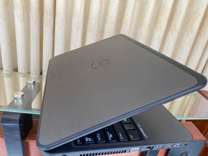 Dell-Latitude-3540-(2)