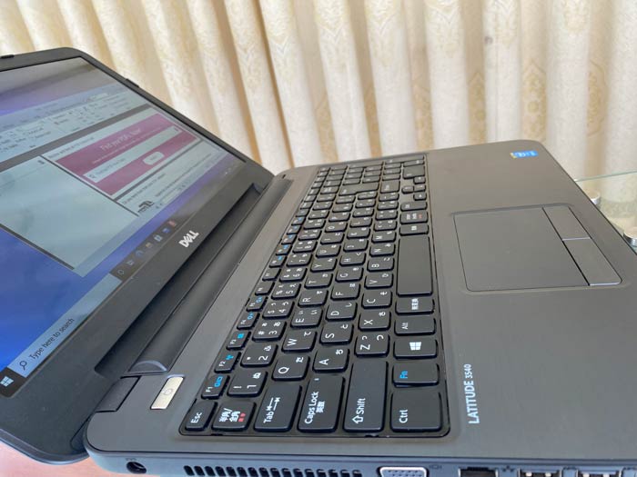 Dell-Latitude-3540-(3)
